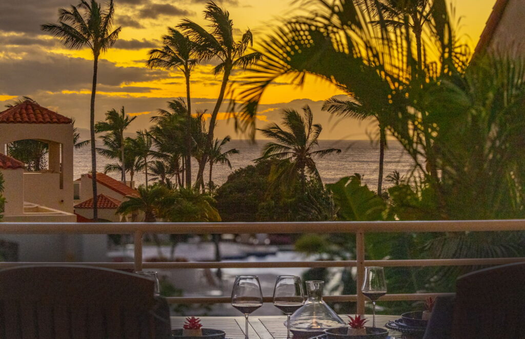 Outdoor dining scene near Wailea Town Center showcasing walkable restaurants and lifestyle in Wailea, Maui